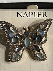 Broche/alfiler mariposa vintage azul/verde azulado/púrpura pedrería Napier nuevo en caja - Imagen 1 de 9
