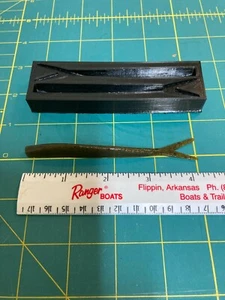 Soft Plastic Lure Mold – 4" Fluke - Picture 1 of 2