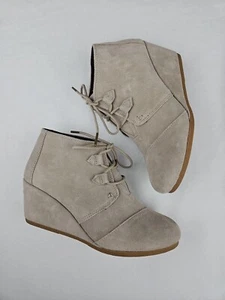 TOMS Desert Wedge Booties Womens 10 Chunky Taupe Suede Kala Ankle 3 in heel NICE - Picture 1 of 12