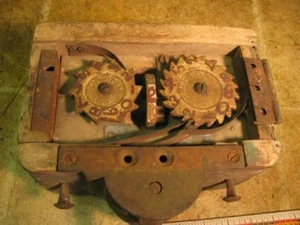 Threshing Machine Mechanical Counter Cast Iron and Wood - Picture 1 of 5