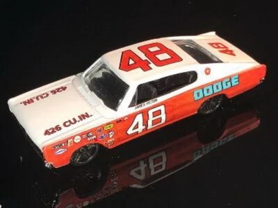 Dodge Charger 1967 Hot Wheels James Hylton personalizado, HEMI 1/64th Foto 1 de 4