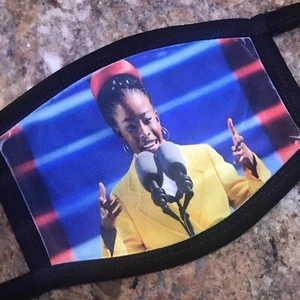 African American Poet Amanda Gorman Face Mask Reusable Washable Double Layer - Picture 1 of 2
