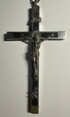 Antiguo crucifijo con incrustación de madera pectoral calavera huesos cruzados 6,5" x 3,25" alemán Foto 1 de 4