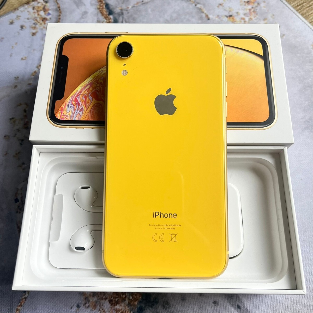 iPhone XR Yellow 64 GB Softbank iPhone XR Yellow 64 GB Y!mobile
