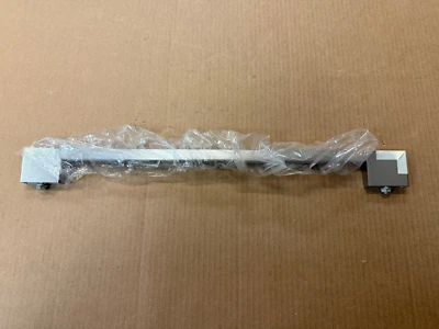 Conjunto de manija de puerta para lavavajillas con monograma GE WD09X26018 AP6978374 PS12743150 Foto 1 de 3