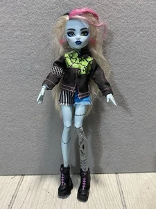 Muñeca Monster High G3 Frankie Stein Core Refresh Fashion - Imagen 1 de 3