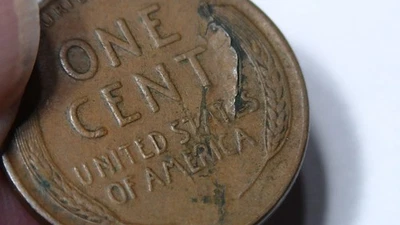 1938 D PEEL LAMINATION LINCOLN WHEAT CENT PENNY MINT ERROR COIN COLLECTIBLE - Image 1 of 4