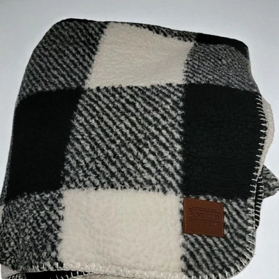 Manta polar Pendleton Sherpa - cuadros, negro blanco 50" x 72" Foto 1 de 3
