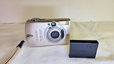 Câmera Digital Elph Canon Powershot SD550 7.1MP com Bateria Liga Para Peças - Imagem 1 de 4