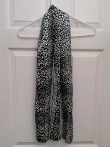 Women's Elegant Scarf - Picture 1 of 12