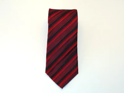 Corbata Kenneth Cole Reaction Luxury Corbata Roja Negra Crosshatch Rayas Seda Navidad Foto 1 de 4