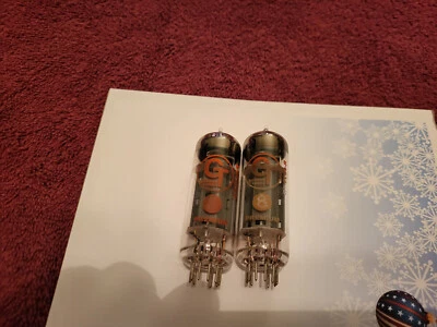 Tubo ranurado Fender EL84R x2 tubos de alimentación usados Foto 1 de 2