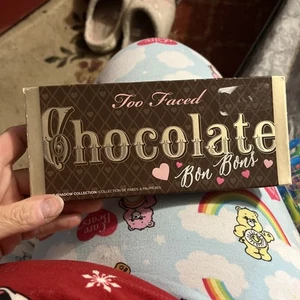 Too Faced CHOCOLATE BON BONS Eye Shadow Palette NIB 16 Matte & Shimmer Shades - Picture 1 of 7