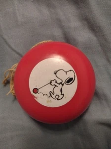 Vintage Snoopy Yoyo United Feature Syndicate Peanuts Walk The Dog - Photo 1/5