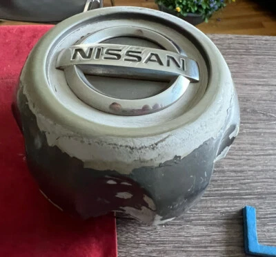 #L (1) 2003-2004  Nissan  Frontier / XTerra wheel center cap 40315-1Z810 1Z800 - Imagem 1 de 4