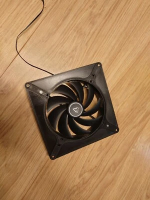 180mm to 140mm or 120mm Fan Adapter Mounting Bracket Plate. - Image 1 of 4