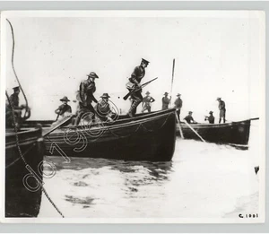 AUSTRALIAN TROOPS Land in Dardanelles TURKEY WWI 1910s Press Photo Printed Later - Picture 1 of 2