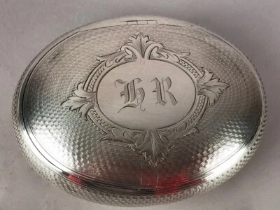 Antigua caja francesa ovalada guilloché de plata maciza con interior Vermeil Napoleón Foto 1 de 4