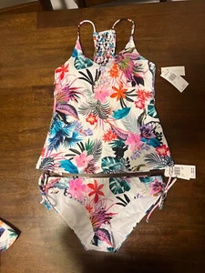 womans floral tankini bathing suit. Brand new with tags - Picture 1 of 6