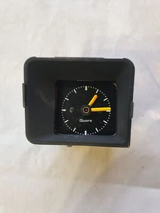 Reloj interior Opel Kadett D Estate 35, 36, 45, 46 90069210 1980 22998972 - Imagen 1 de 3