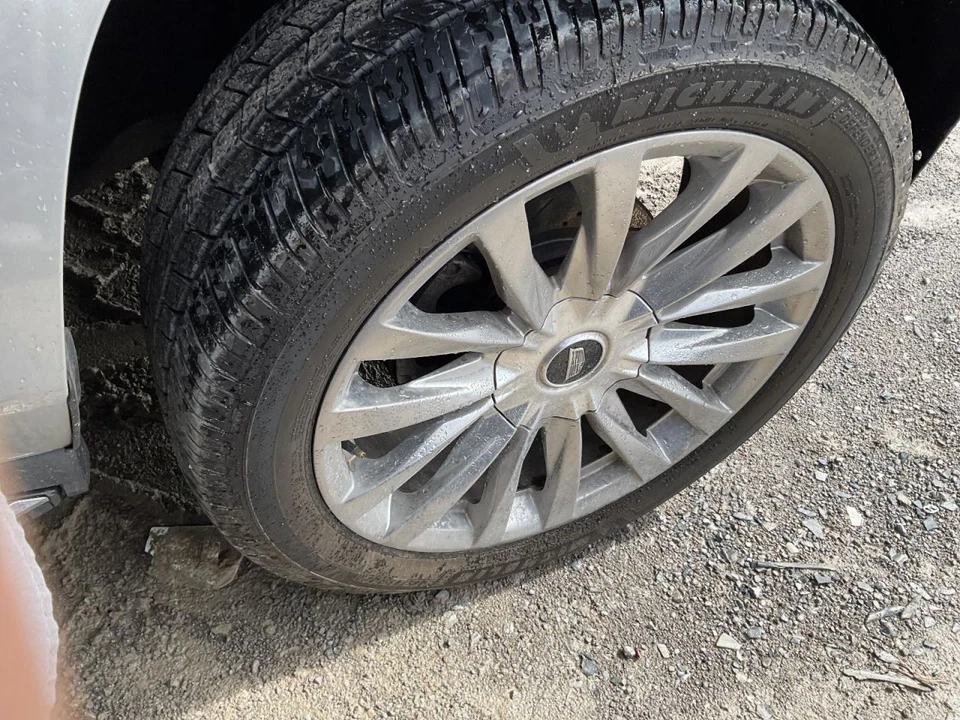 Wheel 20x9 7 Double Spoke Opt Nzd Fits 15-20 ESCALADE 5097795 - Image 1 of 1