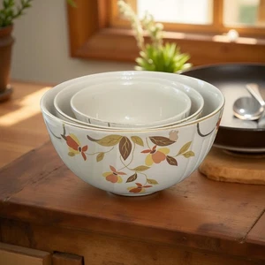 Halls Superior 3 PC Nesting Bowls Autumn Leaf Mary Dunbar Gold Trim Scalloped - Picture 1 of 10