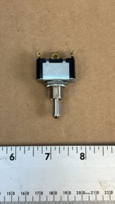 Interruptor de palanca Cole Hersee 3 terminales Foto 1 de 4