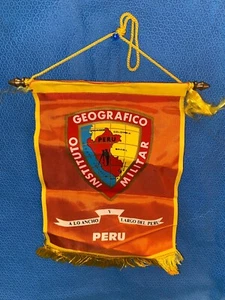 Pequeña bandera militar vintage del Instituto Geográfico Militar Perú - Imagen 1 de 7