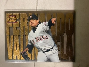 1997 Pacific #LM-35 FERNANDO VALENZUELA Latinos of the Major Leagues (2:37) - Picture 1 of 3