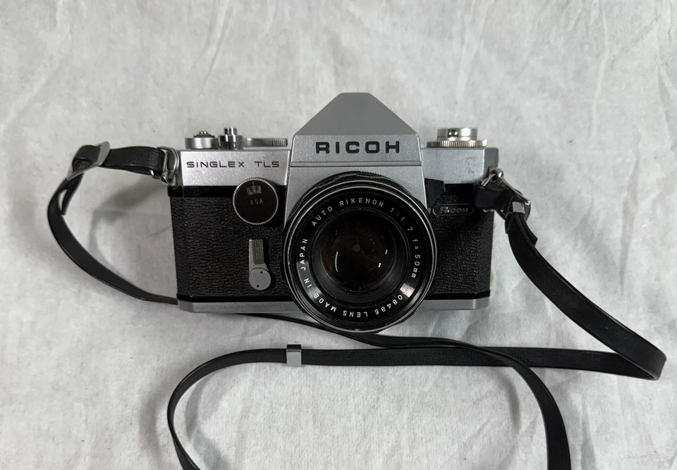 Câmera SLR de Filme 35mm Ricoh Singlex TLS 35mm Auto Rikenon 50mm f2 Lente M42 Nunca Usada - Imagem 1 de 4