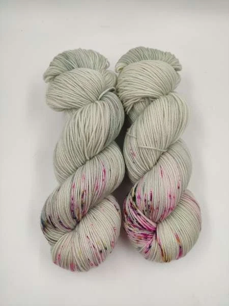 handgefärbte Einöder Merino Sockenwolle 100 g - LUNA GRAU PINK 632 - Bild 1 von 1