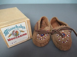 Vintage Minnehaha Moccasins - Beaded Leather - Size 4 - w/ Box - j5 rb/vh - Picture 1 of 7