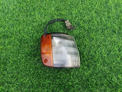 Luz de esquina lado derecho Mazda 323 BF 1986-1987 genuina usada Foto 1 de 3