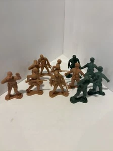 Toys - Greenbrier Green And Tan 4 Inch Army Soldier Collectible Lot Of 11 - Picture 1 of 10