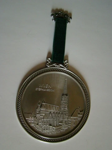 Vintage Zinn Pewter Vienna Relief Wall Plaque With Velvet & Pewter Hanger Cover