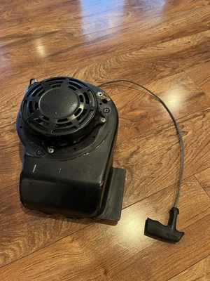 Toro Recycler 22'', Briggs 6.75 Recoil Starter & Shroud & Electric Start Slot - Image 1 of 4