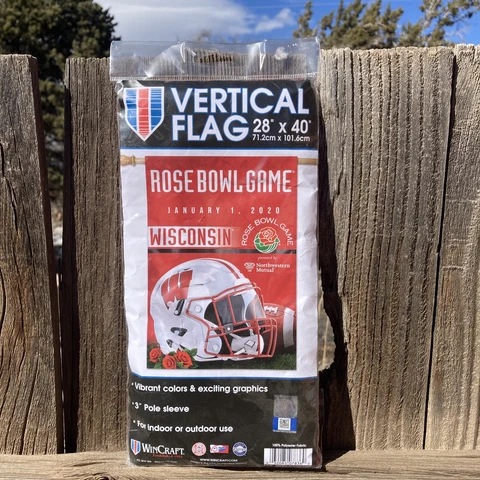 New in bag Wisconsin 2020 Rose Bowl Game 28"x40" vertical flag indoor outdoor Cover