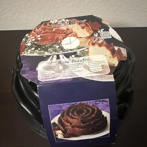 Nordic Ware Rose Bundt Pan 10 Cup Cast Aluminum New - Picture 1 of 6