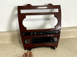 05 07 JEEP GRAND CHEROKEE BEZEL TRIM CLIMATE CONTROL TOW/HAULL SWITCH WOOD OEM - Picture 1 of 3