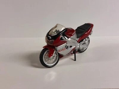 Moto Yamaha YZF 1000 Maisto 1/18  - Photo 1/3