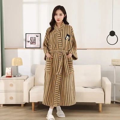 Pijama albornoz con cuello alto a rayas para gato café Foto 1 de 4