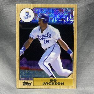 2017 Topps Chrome Bo Jackson Silver Pack Mojo Refractor Baseball Card #87-BJ