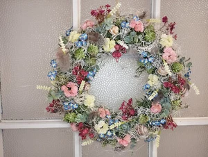 Türkranz, bunter Wiesenkranz, handgefertigt, 39 cm (G), Eukalyptus - Bild 1 von 4