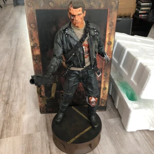 Sideshow Collectibles T-800 Terminator 2 Battle Damaged 1/4 Scale - Picture 1 of 20