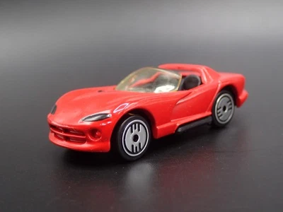 1992-1996 DODGE Viper Rt/10 Rosso 1:64 Scala da Collezione Diorama Modellino - Immagine 1 di 4
