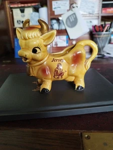 Ein Jersey Kuhmilch Milchkännchen zermetrisch gemacht - Bild 1 von 7