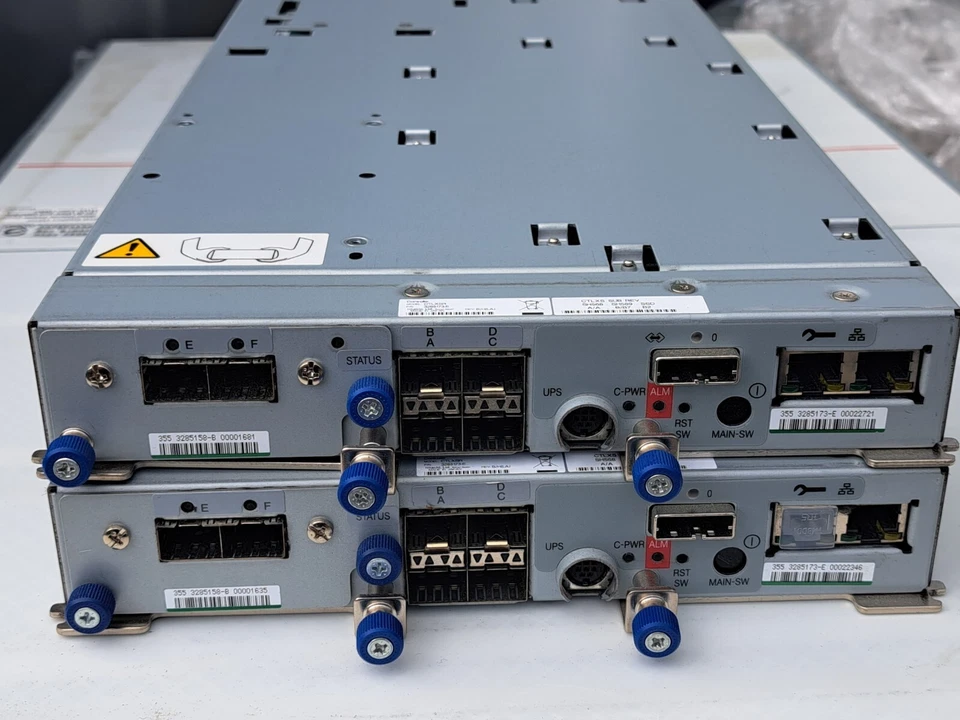 2x - HITACHI CTLXSR 3285173-E  4X SFP  SAS STORAGE CONTROLLER - Image 1 of 4