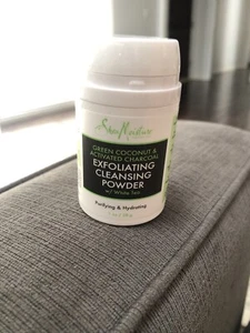 Carbone Attivo Idratante Karitè Potere Detergente Esfoliante con Tè Bianco - Foto 1 di 3