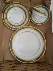 Noritake nuovo - Perdita 6873 - 78 pezzi. Piatti - bordo verde floreale oro 12 set + - Foto 1 di 6