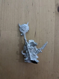 Warhammer Fantasy Skaven Warlock With Staff 2 Metal - Picture 1 of 3